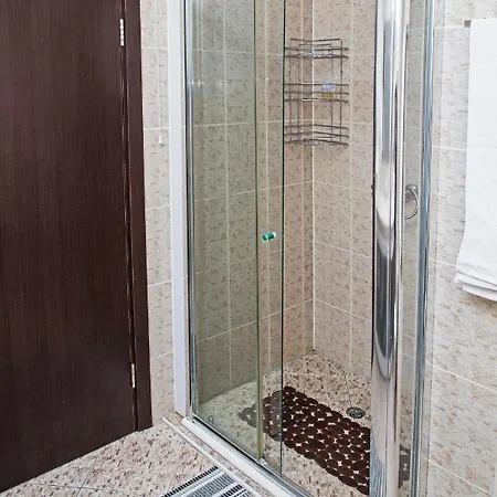- Grand Apartment *